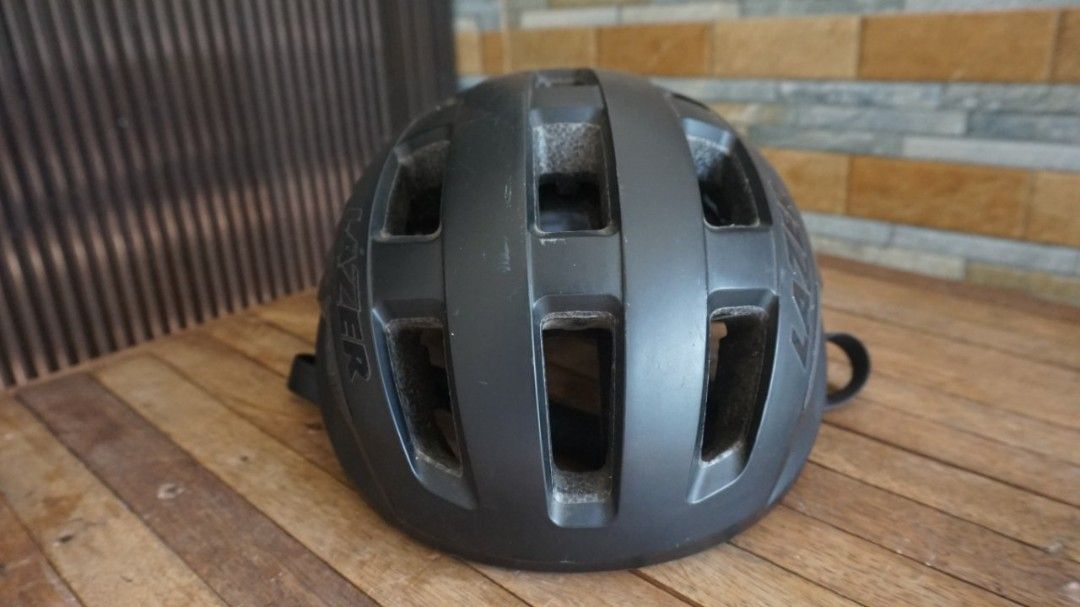 Lazer Tonic Matte Black Cycling Helmet (Category: Bicycles) located in Calamba. Submitted by brightwhale_eb66da (Listing ID 1471150891, Image 2). Description: DECLUTTERING SALE (RFS: Moving abroad) - Brand: Lazer Tonic (ORIGINAL) - Color: Matte Black -Size: 55-59CM (Medium 270g) - Safety: KinetiCore protection technology - Ventilation: Multiple vents for steady airflow - Fit: Adjustable back dial system with secure straps and buckle - Condition: 