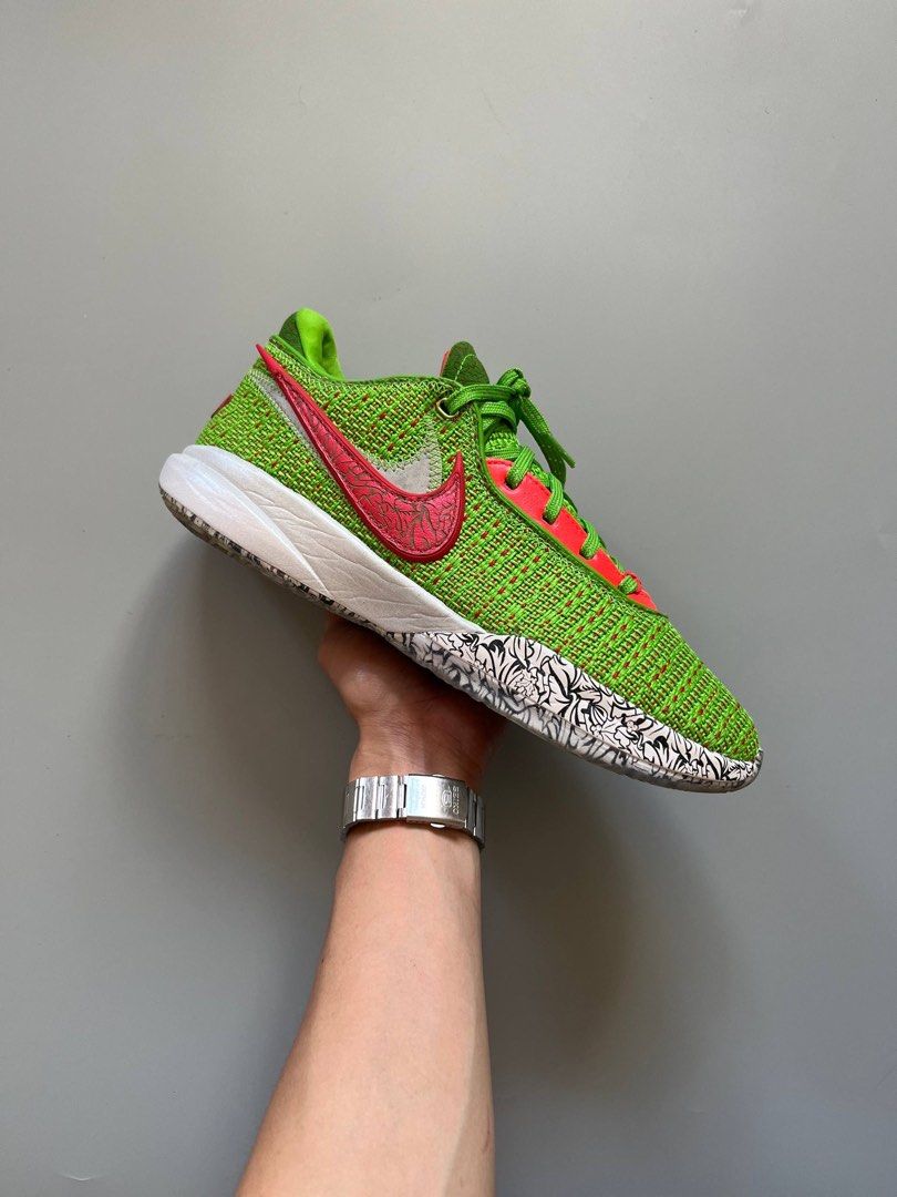 LEBRON 20 CHRISTMAS EP GREEN RED (9.5US) (Category: Sneakers) located in Baguio. Submitted by grabUrPairs (Listing ID 1471153333, Image 1). Description: EXCELLENT TO NEW NO ISSUE 9.5US/27.5CM PAIR ONLY NO ISSUE.