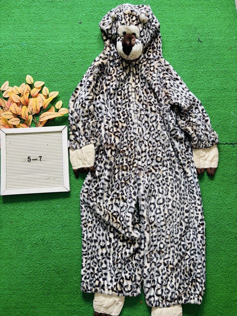 Leopard animal onesie costume size 5-7 (Category: Babies & Kids Fashion) located in San Mateo. Submitted by ariakid47 (Listing ID 1471200879, Image 1). Description: - Leopard animal onesie costume - Made with ultra-soft fuzzy fleece material with printed spots - Attached hood featuring a plush animal head with cute ears and snout - Comfortable cream cuffs at the wrists and ankles - Ideal for dress-up, costume parties, or cozy lounging - Fits kids