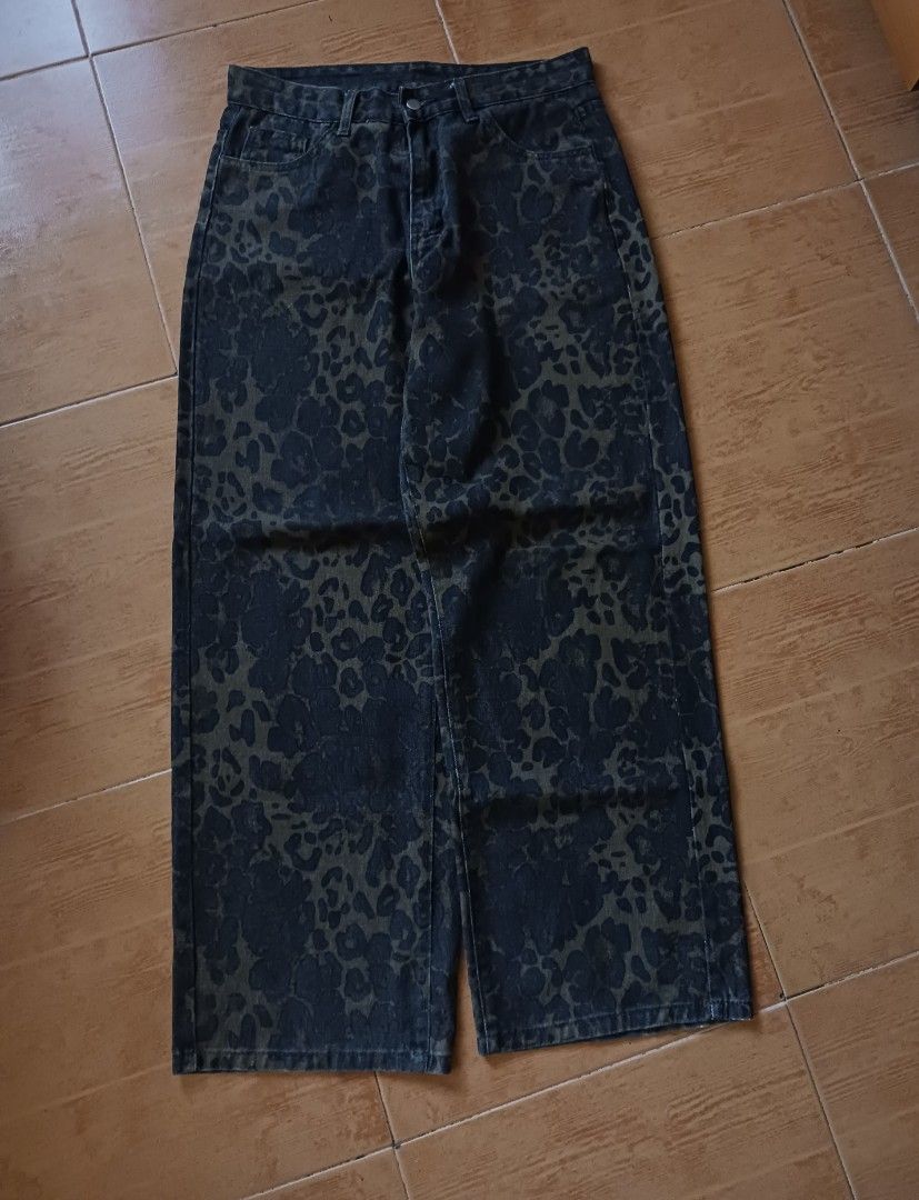 Leopard pants (Category: Jeans) located in Manila. Submitted by fawknija (Listing ID 1471150583, Image 1). Description: .