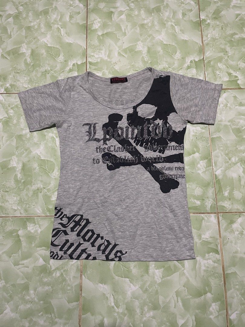 LEPOINT JAPAN GRUNGE SKULL TOP (Category: Blouses) located in Cagayan de Oro. Submitted by patrickjam03829 (Listing ID 1471268321, Image 1). Description: good condition .