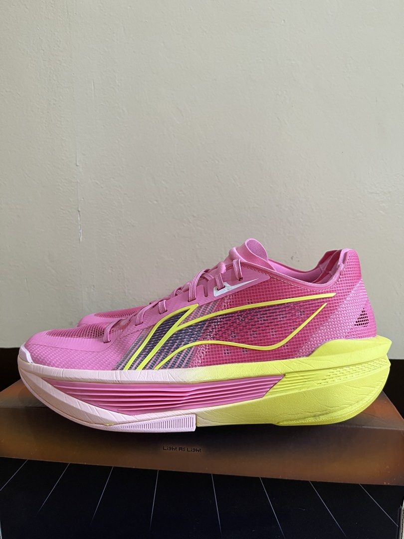 LI-NING ULTRALIGHT 2025 (Category: Sneakers) located in Quezon City. Submitted by shoearchiveph (Listing ID 1471157194, Image 2). Description: FOR SALE! LI-NING ULTRALIGHT 2025 SIZE 10 MENS USED - VERY GOOD CONDITION NO MAJOR ISSUE/S MADUMI LANG SOLE ₱2,995 ONLY FIXED! PM FOR MORE DETAILS! LOC: QC.
