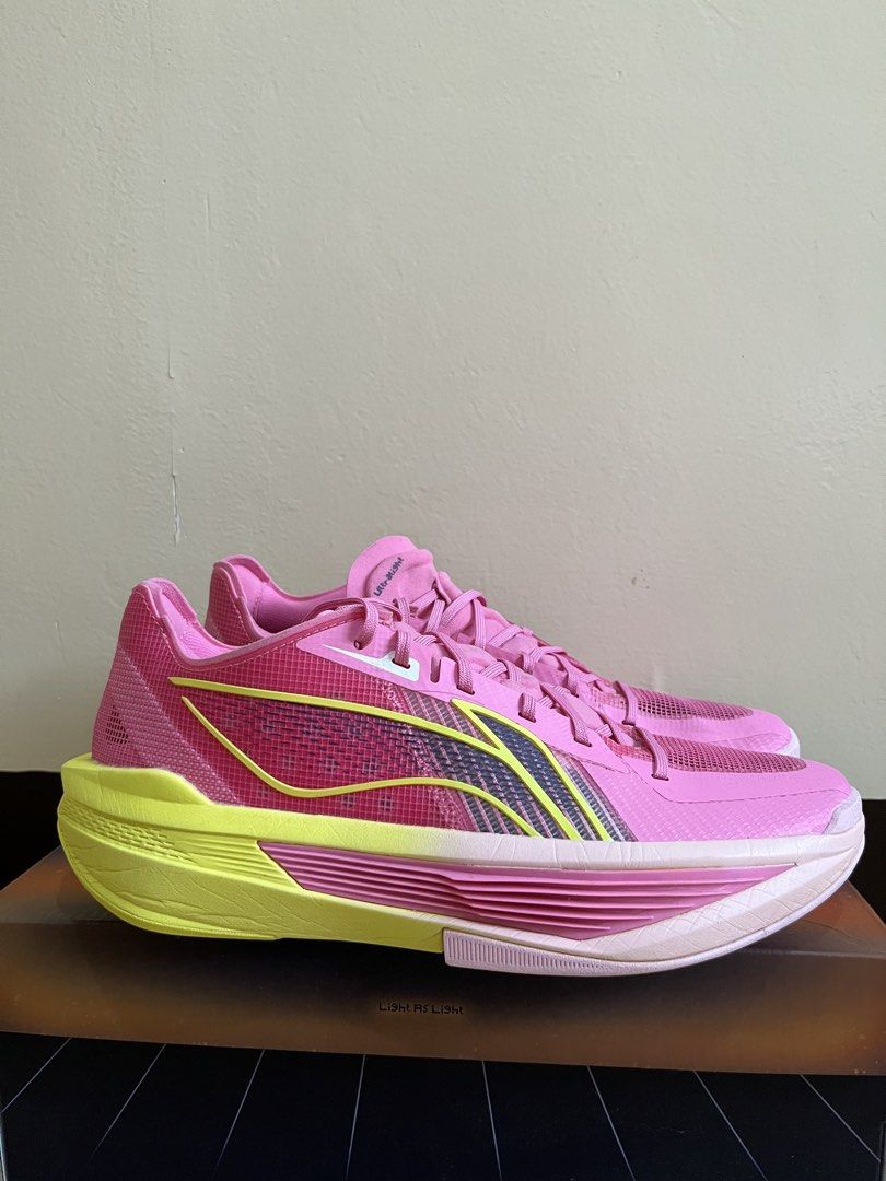 LI-NING ULTRALIGHT 2025 (Category: Sneakers) located in Quezon City. Submitted by shoearchiveph (Listing ID 1471157194, Image 1). Description: FOR SALE! LI-NING ULTRALIGHT 2025 SIZE 10 MENS USED - VERY GOOD CONDITION NO MAJOR ISSUE/S MADUMI LANG SOLE ₱2,995 ONLY FIXED! PM FOR MORE DETAILS! LOC: QC.