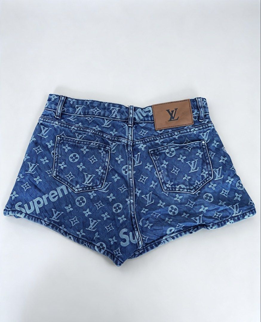 Louis Vuitton (Category: Luxury Apparel) located in Bato. Submitted by itsmethriftlist (Listing ID 1471193622, Image 2). Description: Size small Dimes W28L11.