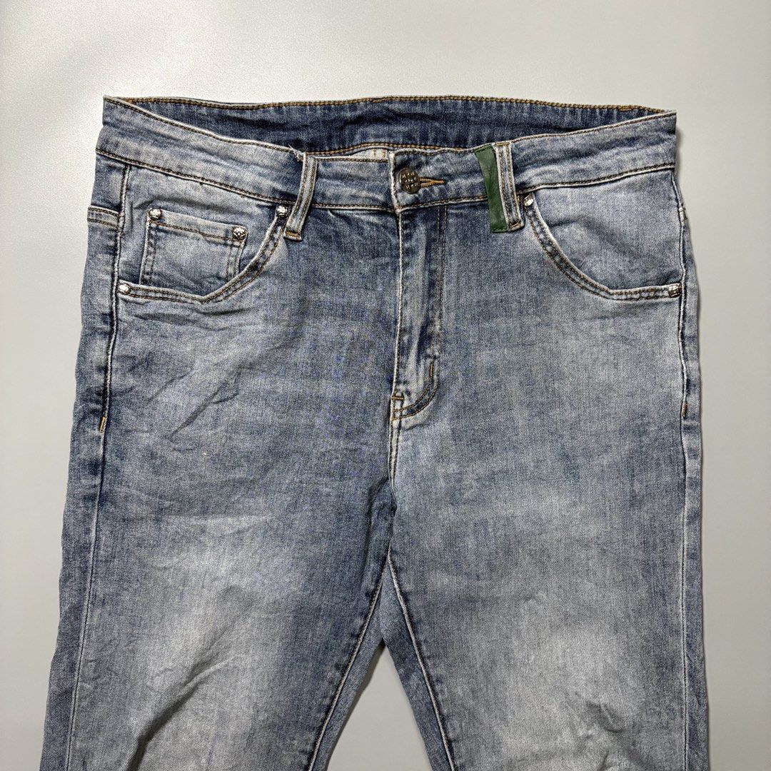 Louis Vuitton Jeans (Category: Luxury Apparel) located in Tayabas. Submitted by tayabaskartell (Listing ID 1471125553, Image 3). Description: .