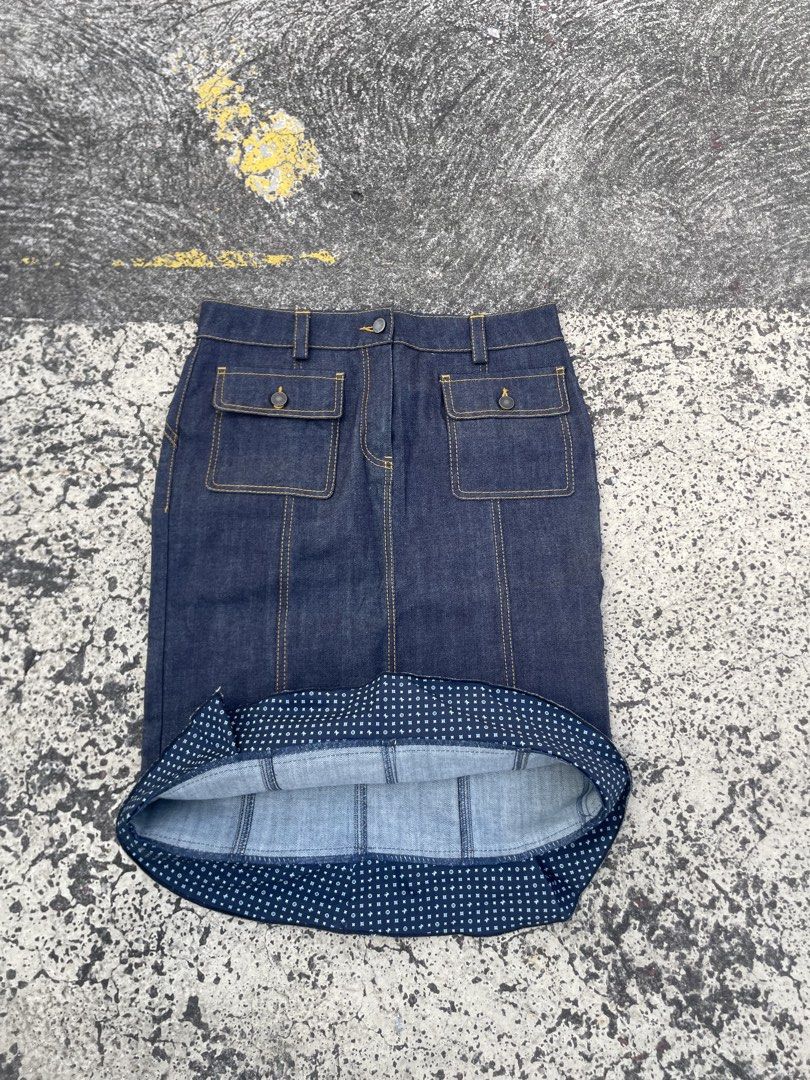 Louis vuitton Midi skirt denim (Authentic) (Category: Luxury Apparel) located in Alegria. Submitted by deniseeee.21 (Listing ID 1471125254, Image 2). Description: Size 40 Very good condition guaranteed authentic 5k for a louis vuitton? .