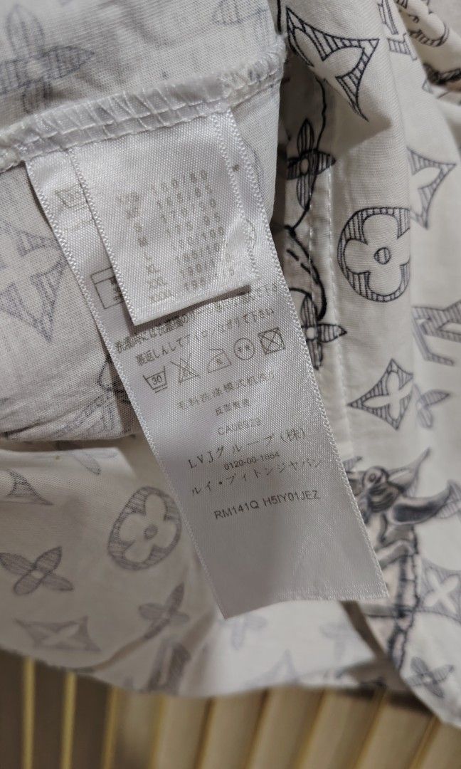Louis vuitton monogram tee (Category: Luxury Apparel) located in Quezon City. Submitted by thriftmo19 (Listing ID 1471199882, Image 3). Description: Size small / 19.5x26.5 9/10 condition 600 omly.