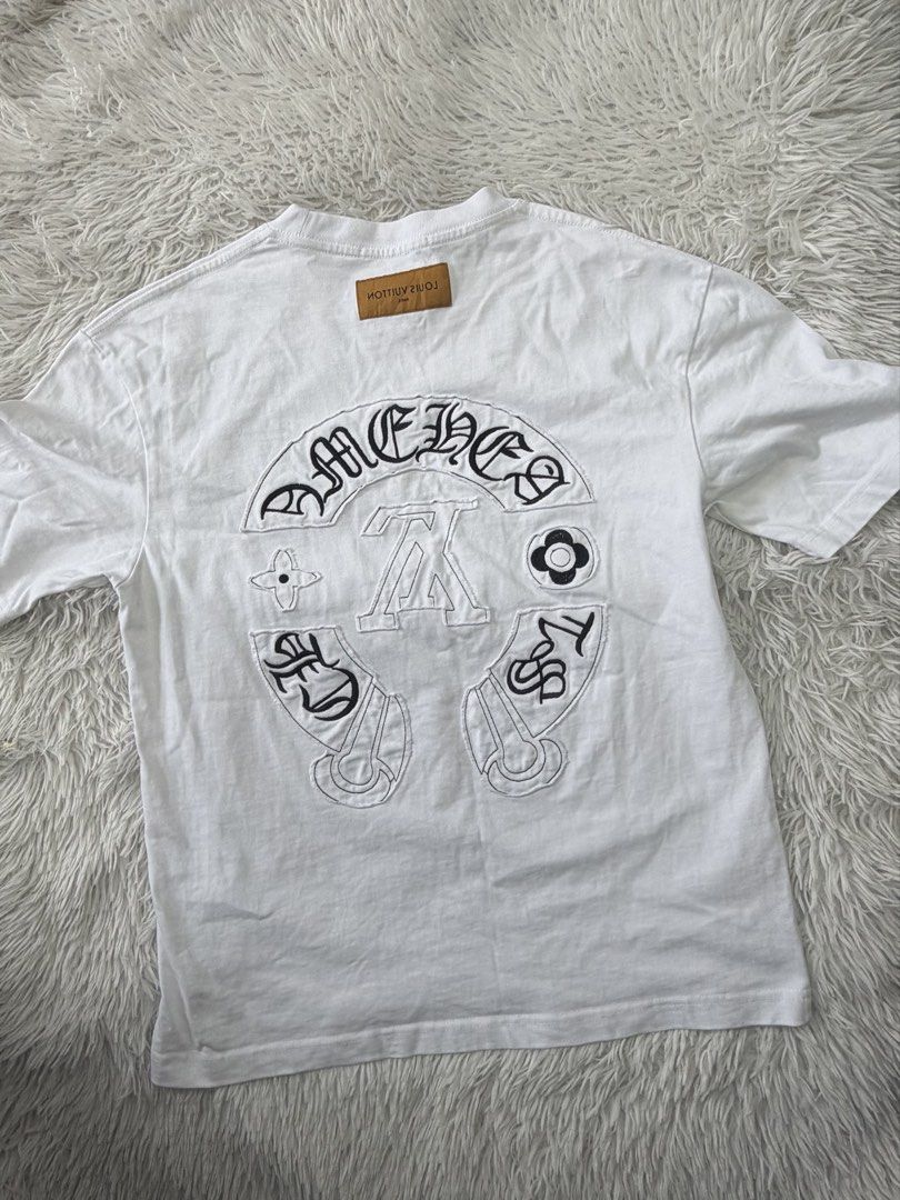 Louis vuitton x Chrome Hearts white tee (Category: Tshirts & Polo Shirts ) located in Pasig City. Submitted by dabeee07 (Listing ID 1471149434, Image 2). Description: - Louis Vuitton x Chrome Hearts tee - 20.5x26 -Excellent Condition - Complete Tags .
