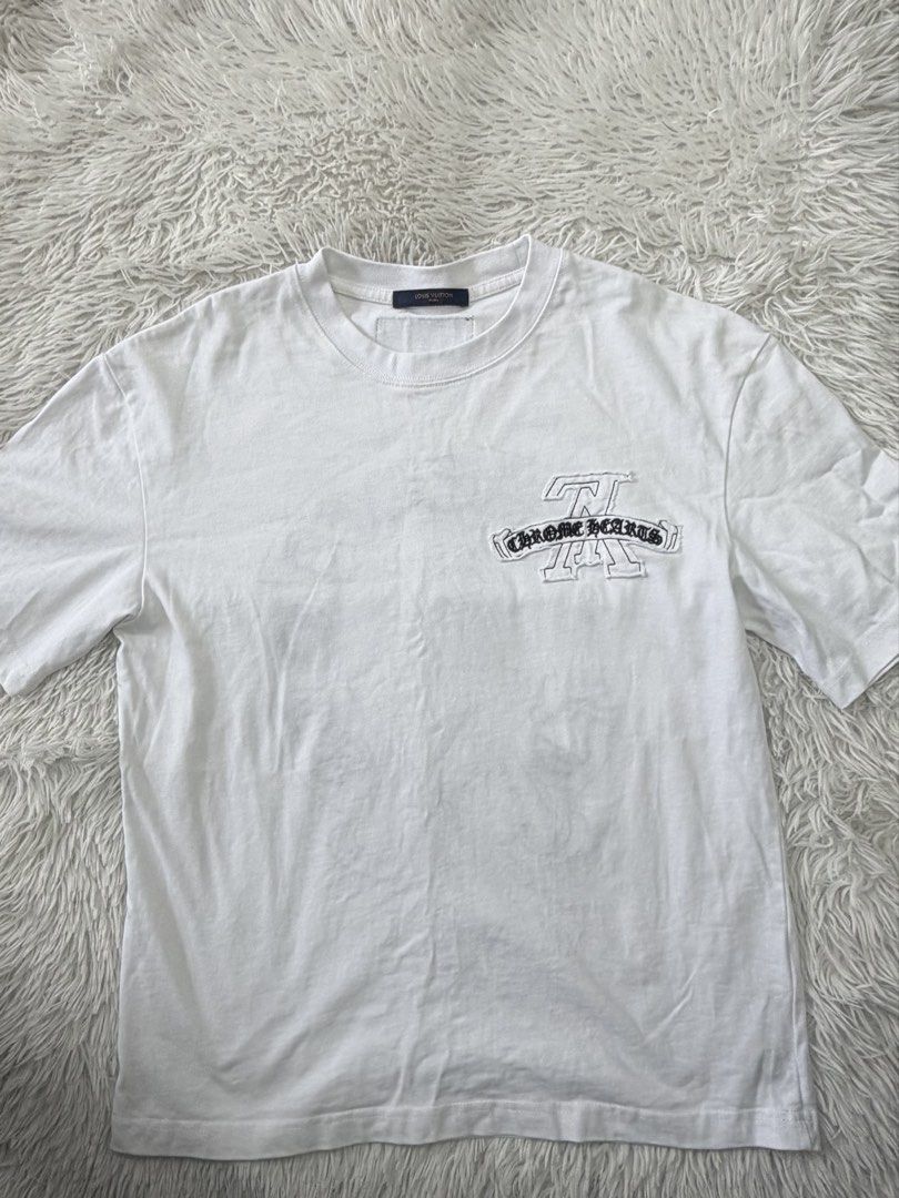 Louis vuitton x Chrome Hearts white tee (Category: Tshirts & Polo Shirts ) located in Pasig City. Submitted by dabeee07 (Listing ID 1471149434, Image 1). Description: - Louis Vuitton x Chrome Hearts tee - 20.5x26 -Excellent Condition - Complete Tags .