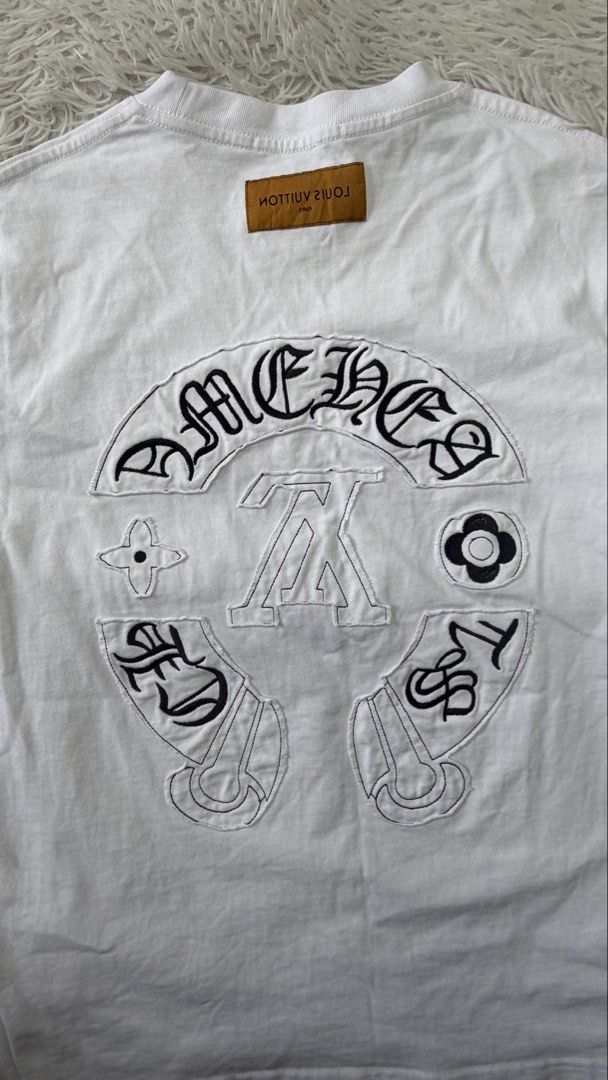 Louis vuitton x Chrome Hearts white tee (Category: Tshirts & Polo Shirts ) located in Pasig City. Submitted by dabeee07 (Listing ID 1471149434, Image 3). Description: - Louis Vuitton x Chrome Hearts tee - 20.5x26 -Excellent Condition - Complete Tags .