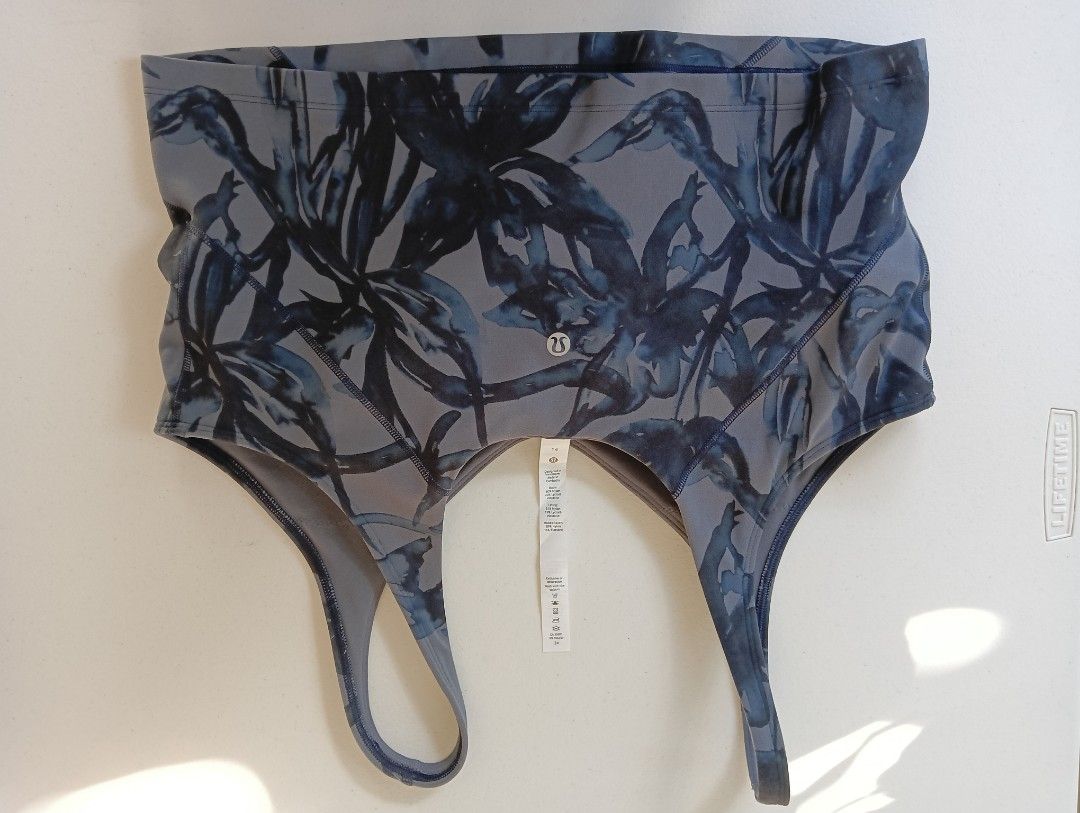 Lululemon Align Sport Bra (Category: Activewear) located in Rizal. Submitted by timeless_shop (Listing ID 1471123934, Image 3). Description: .