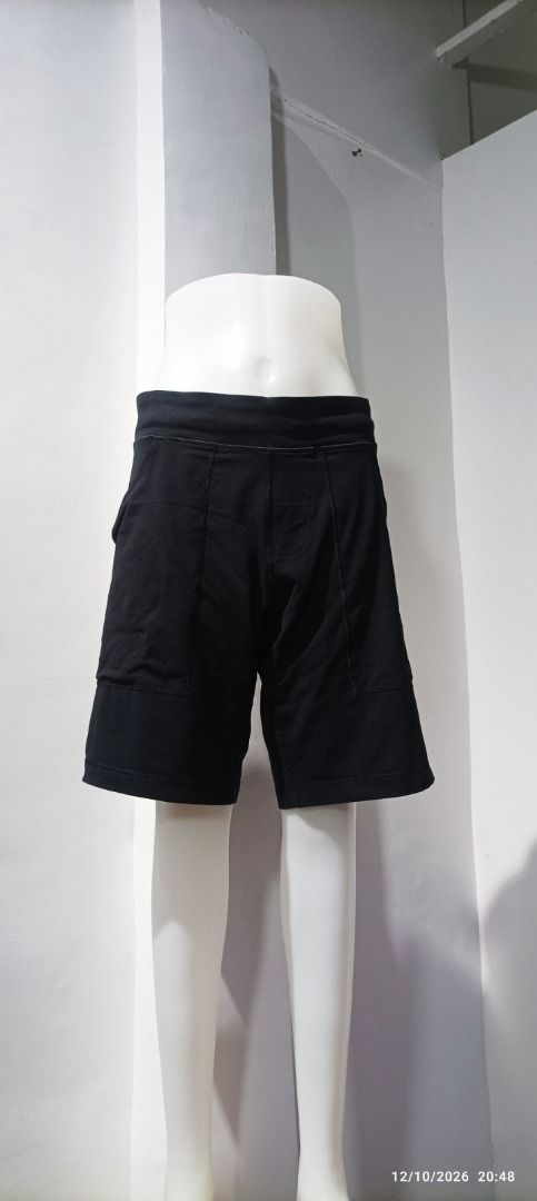 Lululemon Men (size M) Shorts (Category: Activewear) located in Calamba. Submitted by lulu.thrift.finds (Listing ID 1471254823, Image 2). Description: Lululemon Men Size M Shorts Waist: 32" Length: 19" Laylayan: 12" No discount for single items. Can give a little discount for multiple-item purchases. Kindly check my store, selling all lulu :) First to pay basis Payment via GCash only Shipped thru Jnt within 2-3 days Free shipping for min 1.5k pur