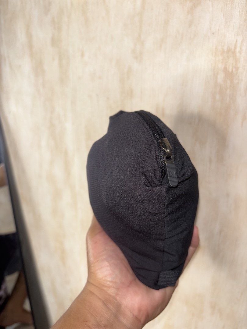 LULULEMON QUIKDRY CARGO PANTS (Category: Joggers) located in Cabuyao City. Submitted by pormanation-thrift-store (Listing ID 1471203681, Image 2). Description: LULULEMON QUIKDRY CARGO PANTS Condition: LIKE NEW Color rate: 10/10 (PWEDE SA MASELAN) Size: LARGE (ASIAN) Dimes: 32-36” Wx37”L Issue: NONE❌ Price: 2500.