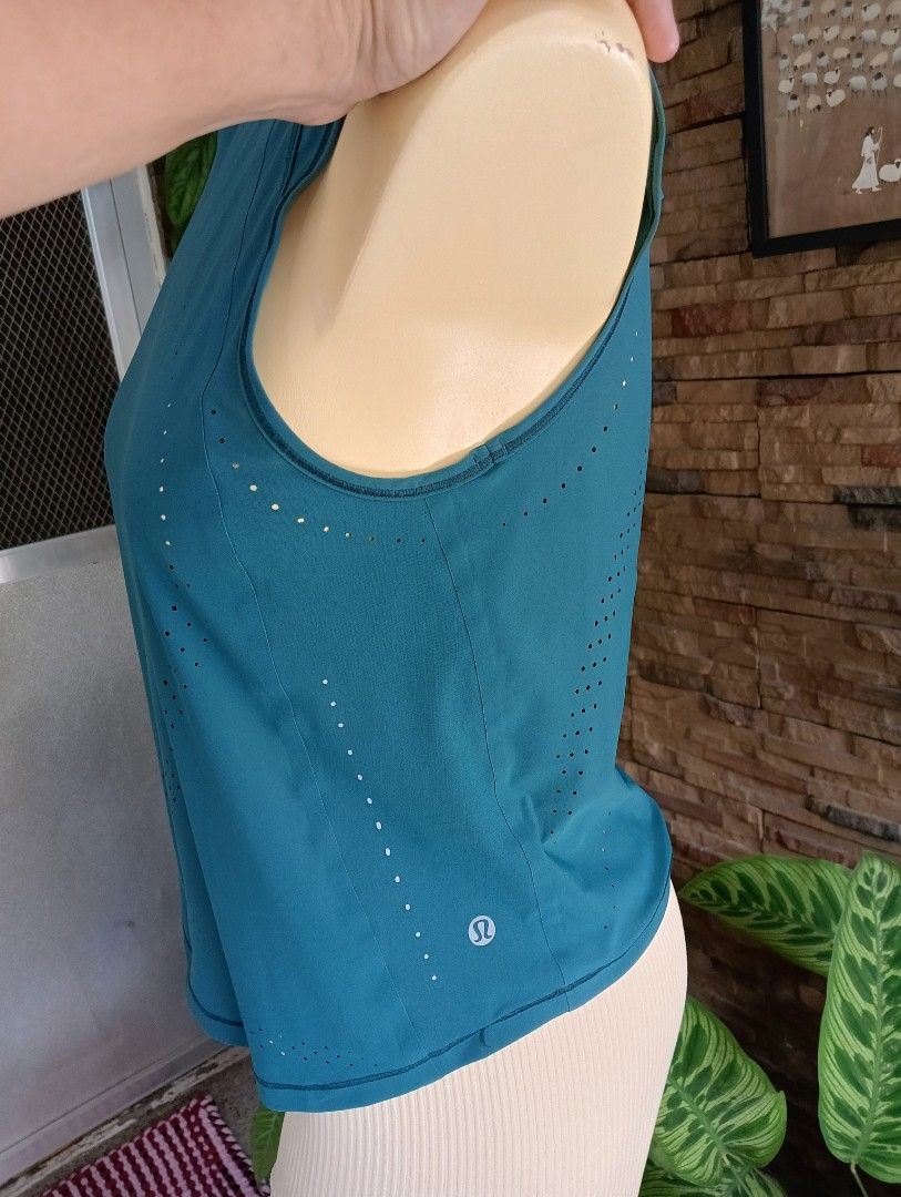Lululemon Sculpt Tank Top (Category: Activewear) located in Rizal. Submitted by timeless_shop (Listing ID 1471123667, Image 2). Description: .