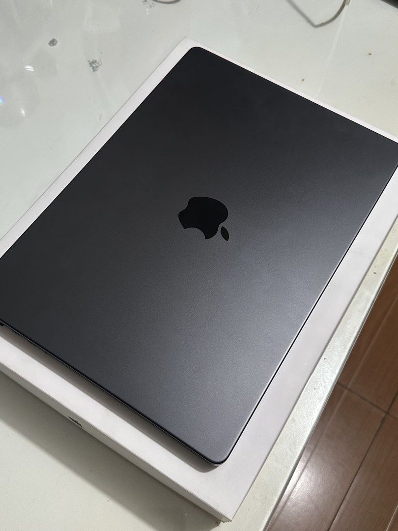 MacBook Pro M5 512gb Storage (Category: Laptops & Notebooks) located in Taguig. Submitted by jddeclutter (Listing ID 1471263837, Image 2). Description: Batt health: 100% Seldom used, will buy camera instead Still on warranty until May 6, 2027 Meet up only for sure buyers With free laptop sleeve.