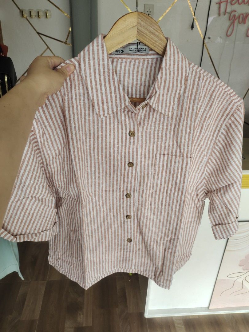 Mango Button down shirt (Category: Shirts) located in Aliaga. Submitted by kmapparel (Listing ID 1471124724, Image 1). Description: .