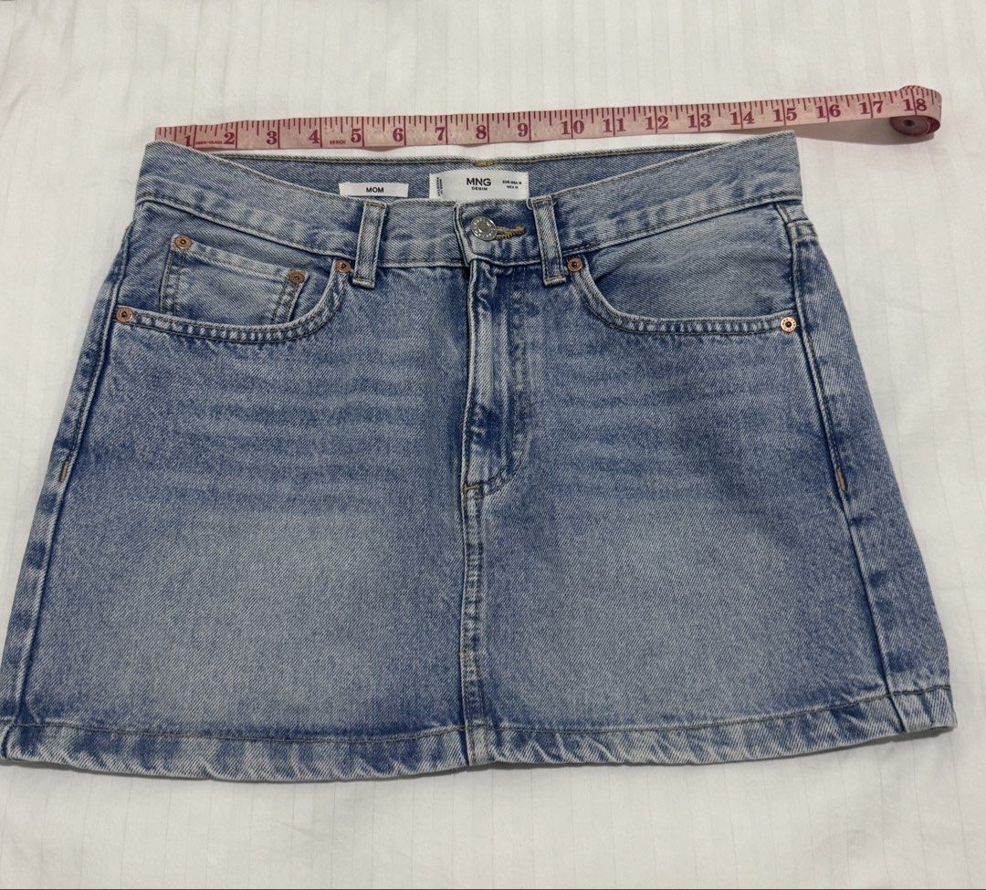 Mango Denim Mom Mini Skirt Light Wash (Category: Skirts) located in Manila. Submitted by ramoneybaloney (Listing ID 1471212481, Image 1). Description: Just bought this on Carousell but it’s too tight on my hips Hard denim, non stretch Measurements Waist - up to 30” Hips - up to 37” Length - 14”.