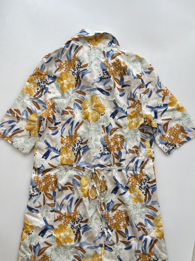 Mango Mini Collared Floral Dress (Category: Dresses) located in Bacolod City. Submitted by euniceclothing_coph (Listing ID 1471296153, Image 3). Description: Brand new w tag Size XS-Small Super comfy.