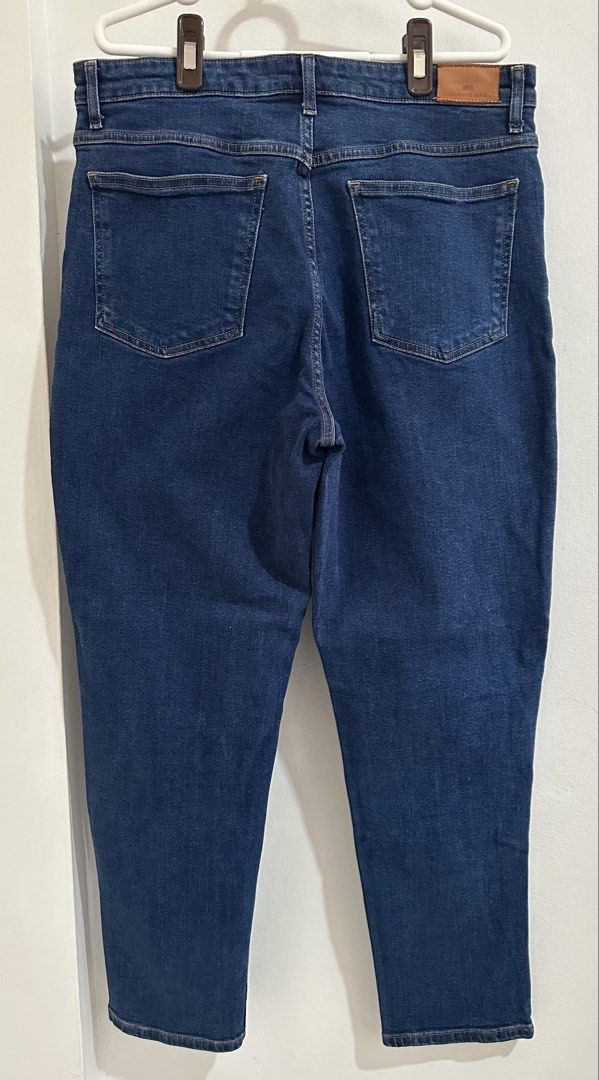 MANGO MOM DENIM JEANS (Category: Jeans) located in Cainta. Submitted by shopbyroma (Listing ID 1471134597, Image 2). Description: Original Mango Mom Denim Jeans Brand new without tag Size 34 waist Length 38 inches.