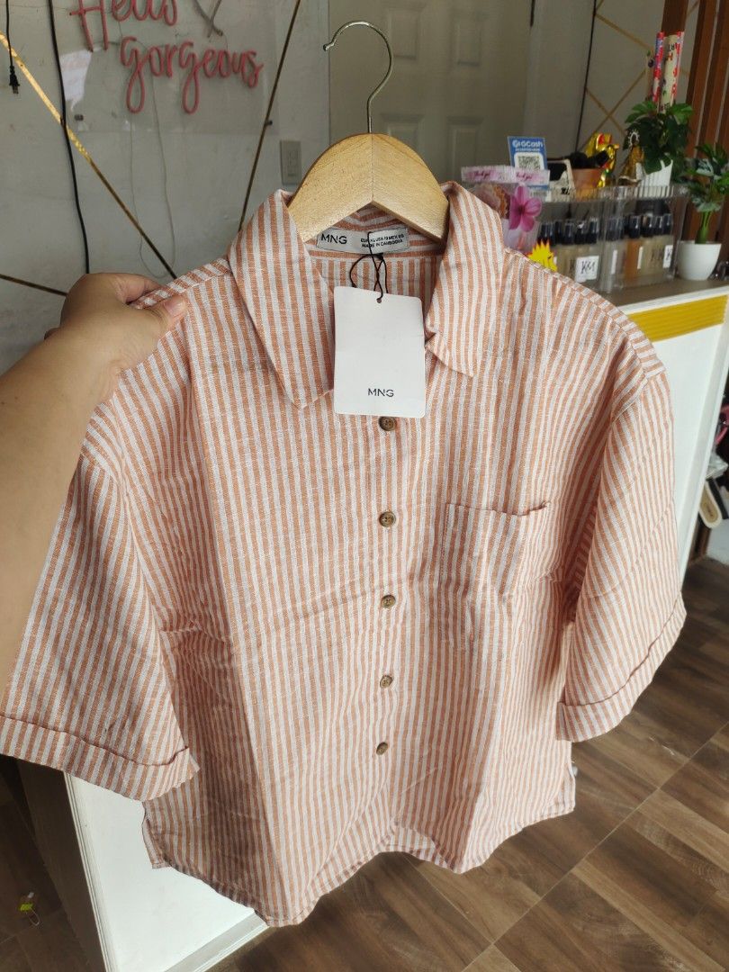 Mango top (Category: Shirts) located in Aliaga. Submitted by kmapparel (Listing ID 1471124407, Image 1). Description: .