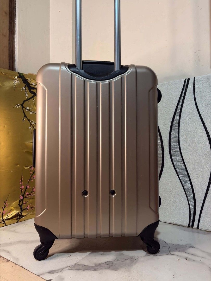 Manhattan (Category: Luggage) located in Manila. Submitted by jzjapansurplus (Listing ID 1471173846, Image 3). Description: 🇯🇵IMPORTED FROM JAPAN ORIGINAL MANHATTAN EXP BRAND LARGE SIZE LUGGAGE🇯🇵 🎯 KEY LOCK 🎯 CLIP TYPE 🎯 PUSH HANDLE TROLLEY 🎯 360 WHEELS ROTATION 🎯 TOP AND SIDE HANDLE CARRY 🎯 DURABLE CASE 🎯 WIDE SPACE CAPACITY NO ISSUE.. MINIMAL MARK OF USAGE‼️.