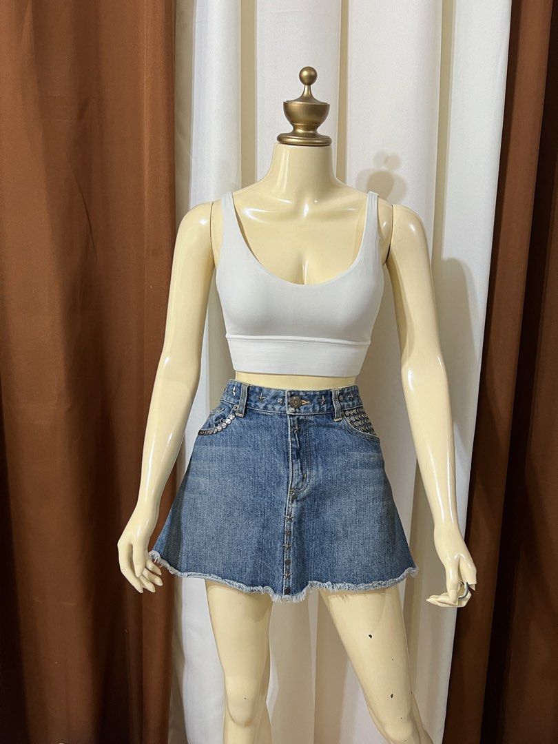 Marc Jacobs Denim Skirt Orig💯 (Category: Luxury Apparel) located in Cebu City. Submitted by sexyclosetph2.0 (Listing ID 1471185936, Image 2). Description: Orig💯 In great condition Color rate 10/10 Cool designs on the back with studs Fits small-med .