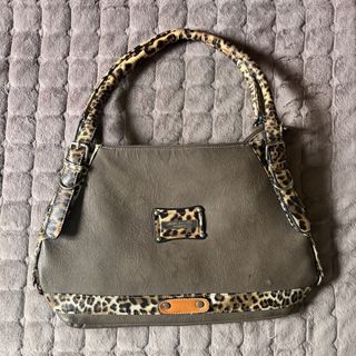 (Category: ) located in . Submitted by wear.arca (Listing ID 1471179364, Image 1). Description: .