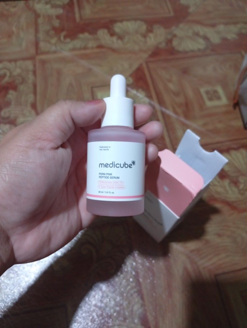 Medicube pdrn pink peptide serum (Category: Face Care) located in Quezon City. Submitted by purple_haven (Listing ID 1471201950, Image 2). Description: medicube pdrn pink peptide serum 30ml with box.