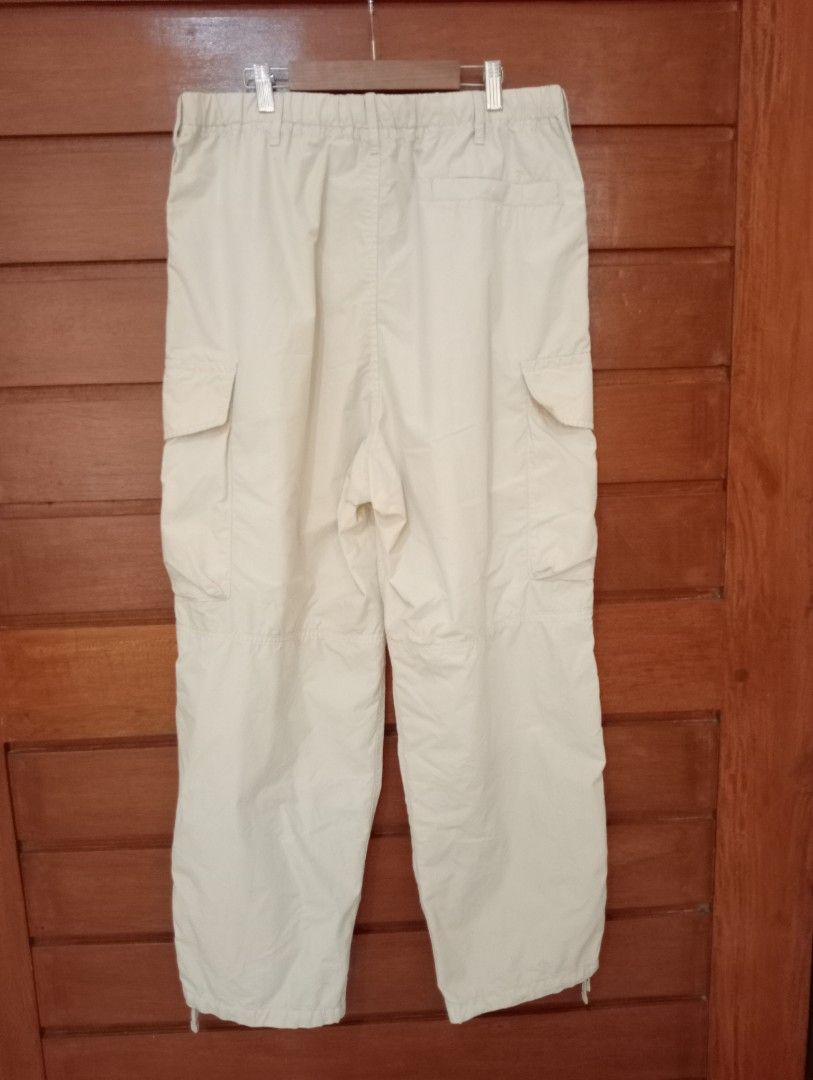 Men wide parachute cargo pants (Category: Trousers) located in Antipolo. Submitted by gigantoshe06492 (Listing ID 1471160060, Image 3). Description: .