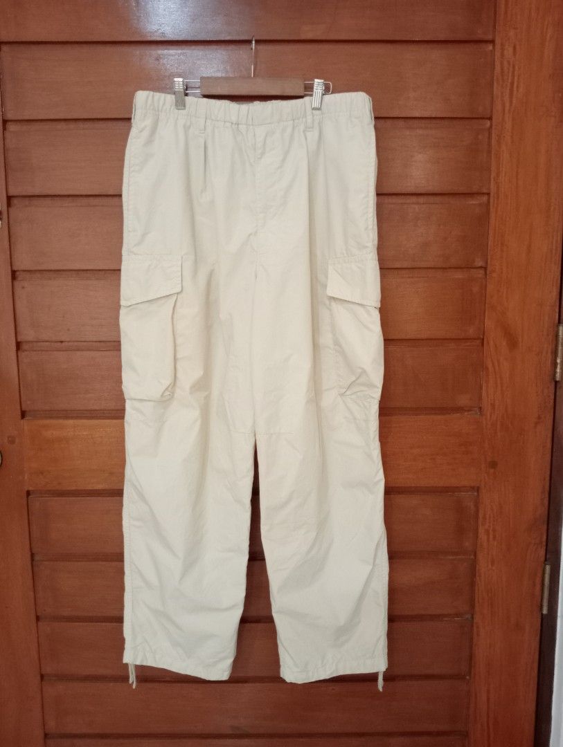 Men wide parachute cargo pants (Category: Trousers) located in Antipolo. Submitted by gigantoshe06492 (Listing ID 1471160060, Image 2). Description: .