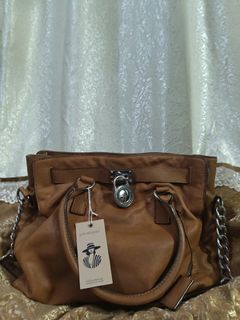 (Category: ) located in . Submitted by dearestfinds (Listing ID 1471207721, Image 1). Description: .