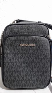 (Category: ) located in . Submitted by finds.in.closet (Listing ID 1471221835, Image 1). Description: .