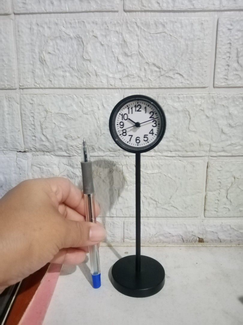 Mini Table clock, lp na (Category: Clocks) located in Caloocan City. Submitted by 4kidsstore (Listing ID 1471260748, Image 1). Description: Working LP NA WAG NANG BARATIN.