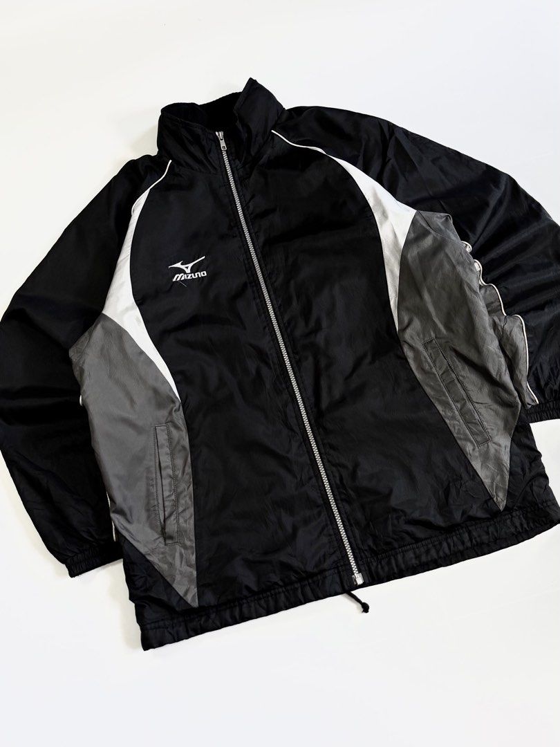 mizuno tritone windbreaker jacket (Category: Activewear) located in Manila. Submitted by styleandfly191238 (Listing ID 1471150612, Image 2). Description: length 28 width 24 issue none conditions excellent color rate 10/10 better in personal fav piece unli vc to check the item to assure your assurance .