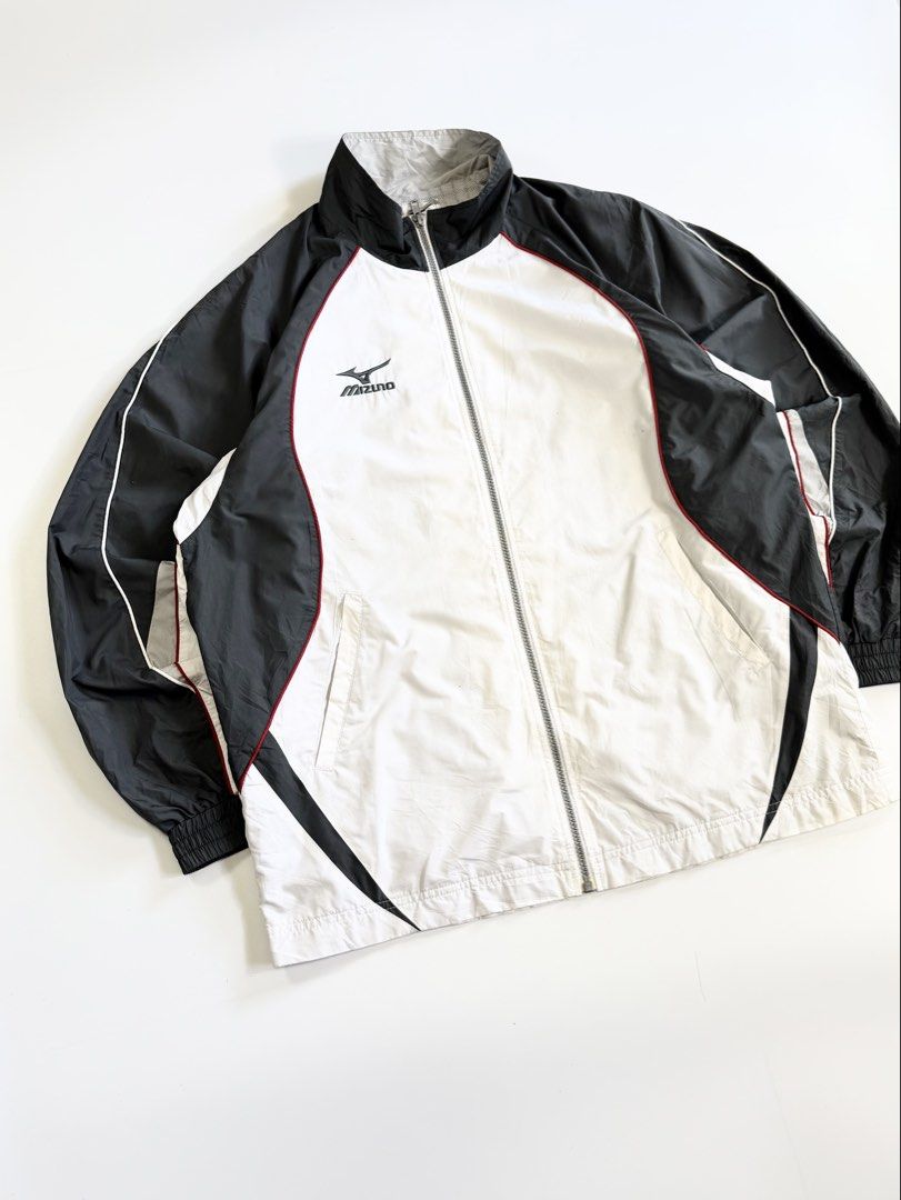 mizuno tritone windbreaker jacket (Category: Activewear) located in Manila. Submitted by styleandfly191238 (Listing ID 1471152236, Image 3). Description: length 28 width 24 issue none conditions excellent color rate 10/10 better in personal fav piece unli vc to check the item to assure your assurance .