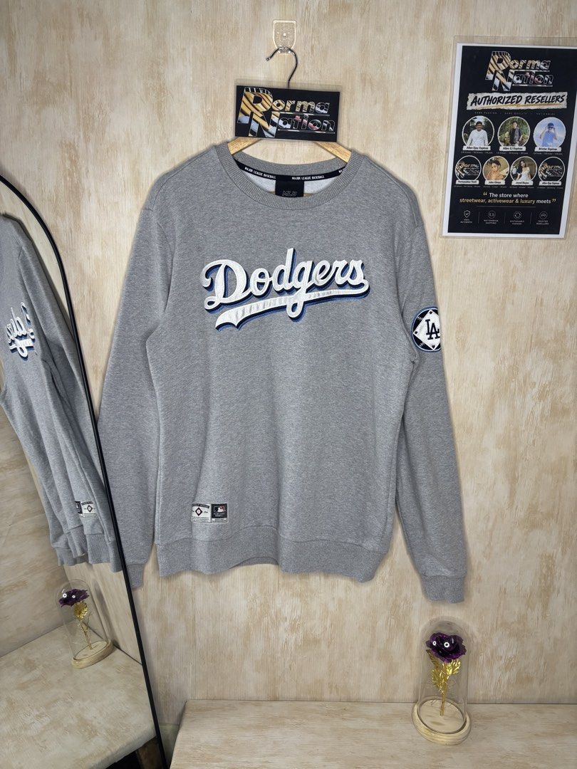 MLB DODGERS CREWNECK (Category: Sleep and Loungewear) located in Cabuyao City. Submitted by pormanation-thrift-store (Listing ID 1471212850, Image 1). Description: MLB DODGERS CREWNECK Condition: LIKE NEW Color rate: 10/10 (PWEDE SA MASELAN) Size: BEST FIT MEDIUM LOOSE FIT / LARGE SLIM Dimes: 21.5”Wx28”L Issue: NONE‼️ Price: 1200.