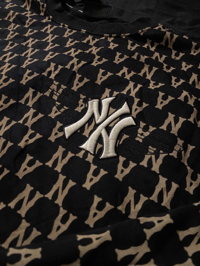 MLB NY AOP SWEATER (Category: Coats, Jackets and Outerwear) located in Manila. Submitted by urbanhits (Listing ID 1471188368, Image 3). Description: MLBH AOP SWEATER / 25 width / 27 length / 24.5 sleeve / 10/10 Condition 10/10 Color rate NO ISSUE .