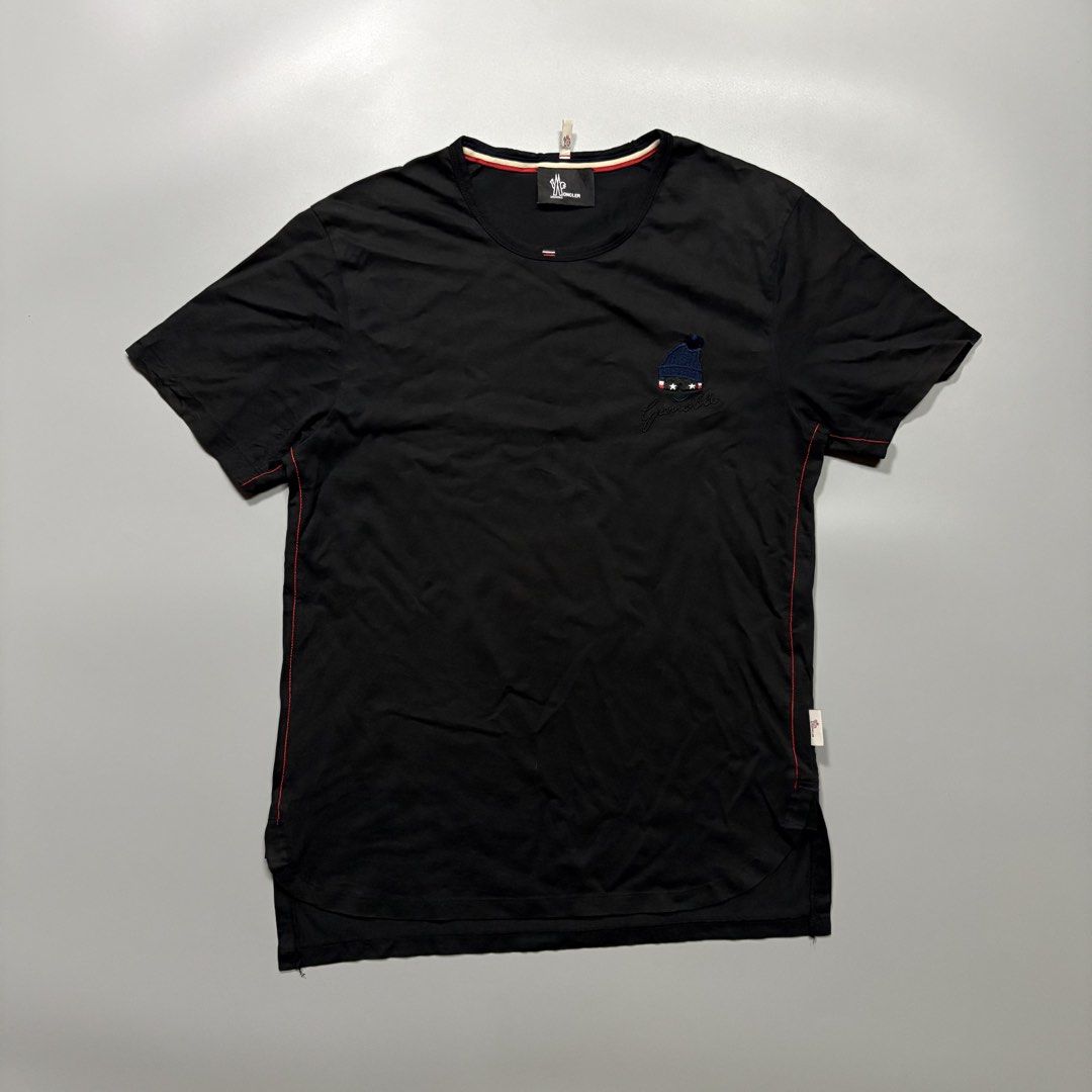 Moncler T-Shirt (Category: Tshirts & Polo Shirts ) located in Tayabas. Submitted by tayabaskartell (Listing ID 1471124101, Image 1). Description: .