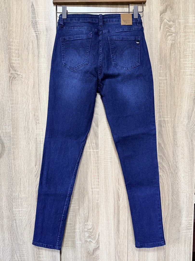 Mossimo Dark Blue Pants (Category: Jeans) located in Bulacan. Submitted by relove.re (Listing ID 1471295809, Image 3). Description: - Denim Pants - Dark Blue - Size S.