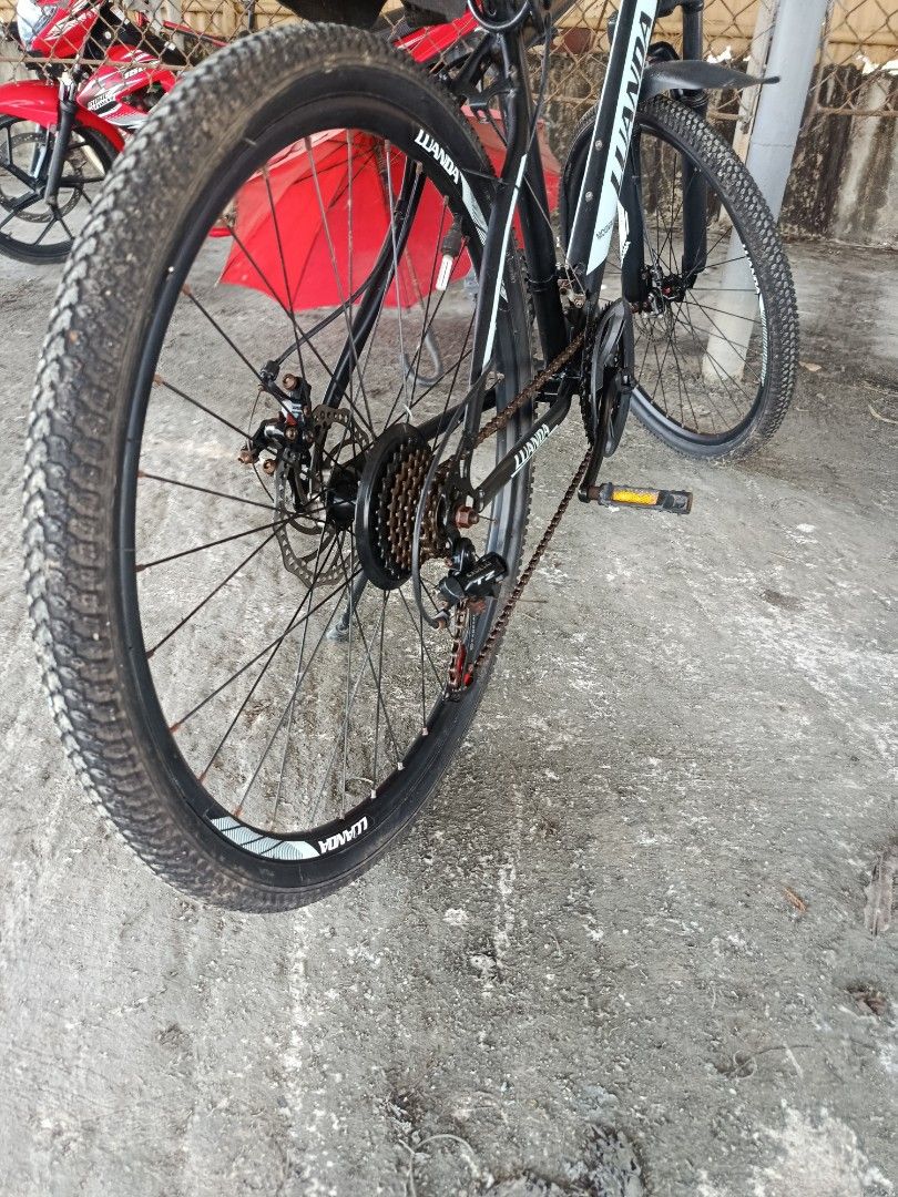 Mountaine Bike (Category: Bicycles) located in Manila. Submitted by vincenzo19 (Listing ID 1471141781, Image 1). Description: FOR SALE: Luanda Mountain Bike (Halos Bago) Presyo: ₱3000 (Negotiable ) O - 1 buwan lang nagamit (Bili ko ₱6500.00). - Makapal pa gulong, walang butas, hahanginan lang. Honest Issues: - Stuck-up kambyo sa tagal natambak (langis lang katapat). - Kaunting wiggle harap/likod (higpitan lang knot/rayos). -Mejo Gasgas sa shock s