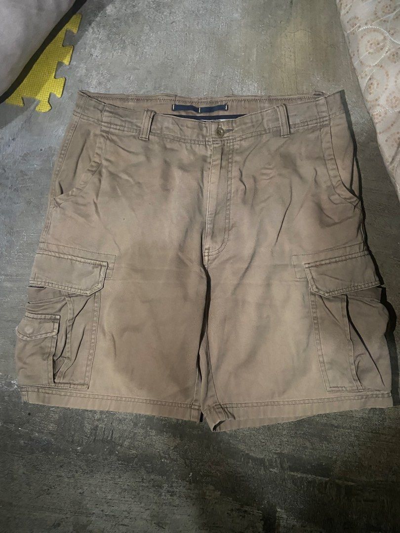 Nautica Brown Cargo Short (Category: Shorts) located in Manila. Submitted by bryanralph (Listing ID 1471264269, Image 1). Description: Length 21.5 - 22inch Waist 36 Leg opening 12.5 Issue: small stain .