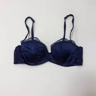 (Category: ) located in . Submitted by k_intimates (Listing ID 1471290123, Image 1). Description: .