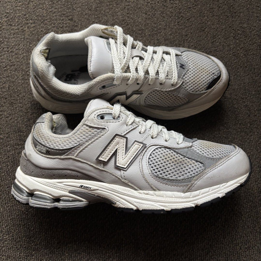 New Balance 2002R Grey Matter (Category: Sneakers) located in Pasig City. Submitted by bootsoftravel_ph (Listing ID 1471134409, Image 3). Description: New Balance 2002R Grey Matter used - Good FOR SALE Pair only FREE shipping!!! Issue: used, Price ₱ 2,500 size: EU 39.5 / UK 6 / US 8 Guaranteed 100% Legit 💯 We ship nationwide 🚚.