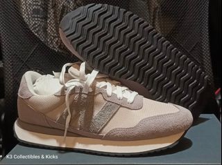 (Category: ) located in . Submitted by k3collectiblesandkicks (Listing ID 1471220009, Image 1). Description: .