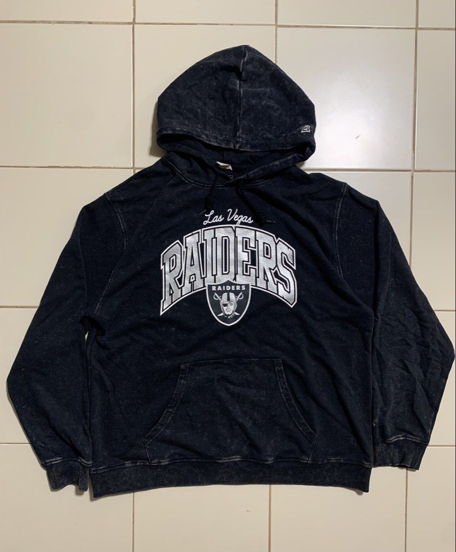 New Era LA Raiders Hoodie (Category: Coats, Jackets and Outerwear) located in Manila. Submitted by gabo0 (Listing ID 1471276163, Image 1). Description: ISSUE: Cracked Prints Dimes: 26x29 (best fit xl) GOOD AS NEW DM for more details.