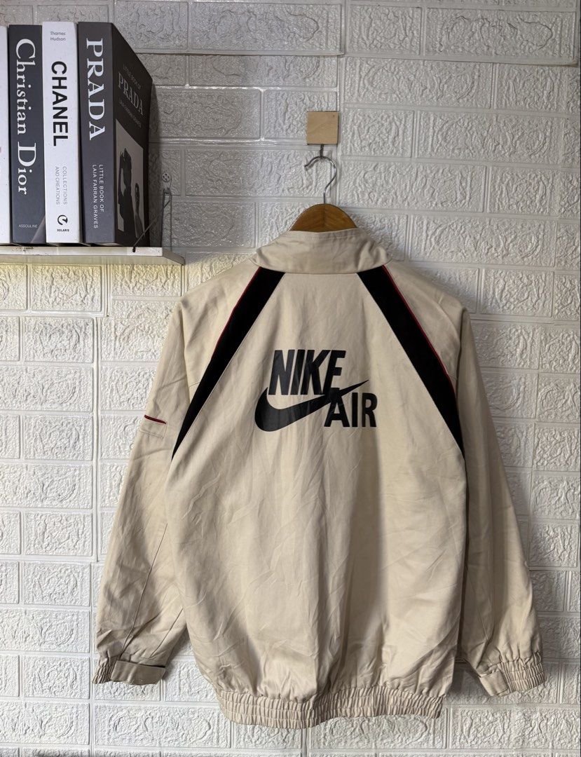 NIKE AIR CANVAS WORKER JACKET (Category: Coats, Jackets and Outerwear) located in Baguio. Submitted by kds_stuffs (Listing ID 1471153827, Image 2). Description: Mine: 500 📍N1K3 AIR canvas/worker jacket😍 Size: Large Dimension: 26.5L x 21W Color rate: 9/10 Issue: ❌ Excellent condition Need wash Gandara neto 💗.