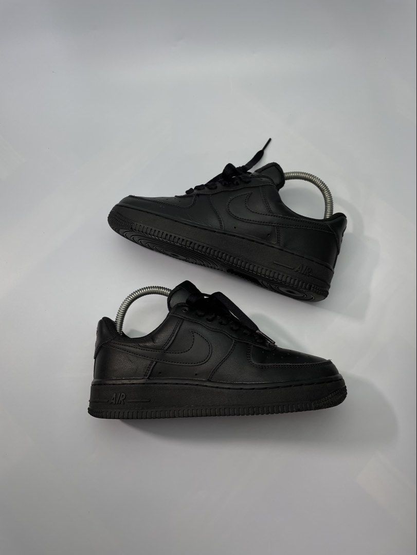 NIKE AIR FORCE 1 WOMENS TRIPLE BLACK (Category: Sneakers) located in Talisay. Submitted by carlvincent0502 (Listing ID 1471213530, Image 2). Description: NIKE AIRFORCE 1 TRIPLE BLACK SIZE: 6 WOMENS 23 CM EXCELLENT CONDITION NO FLAWS 1499+SF.