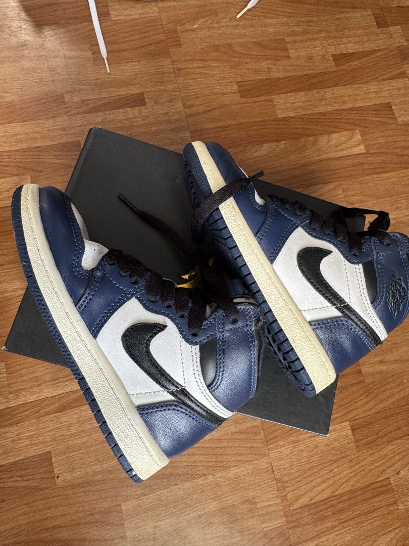 Nike Air Jordan 1 Retro High midnight navy 11C (Category: Babies & Kids Fashion) located in Malabon City. Submitted by rssv. (Listing ID 1471168434, Image 3). Description: with box pwede sa maarte. lightly used with creased cut which is normal sa shoes .