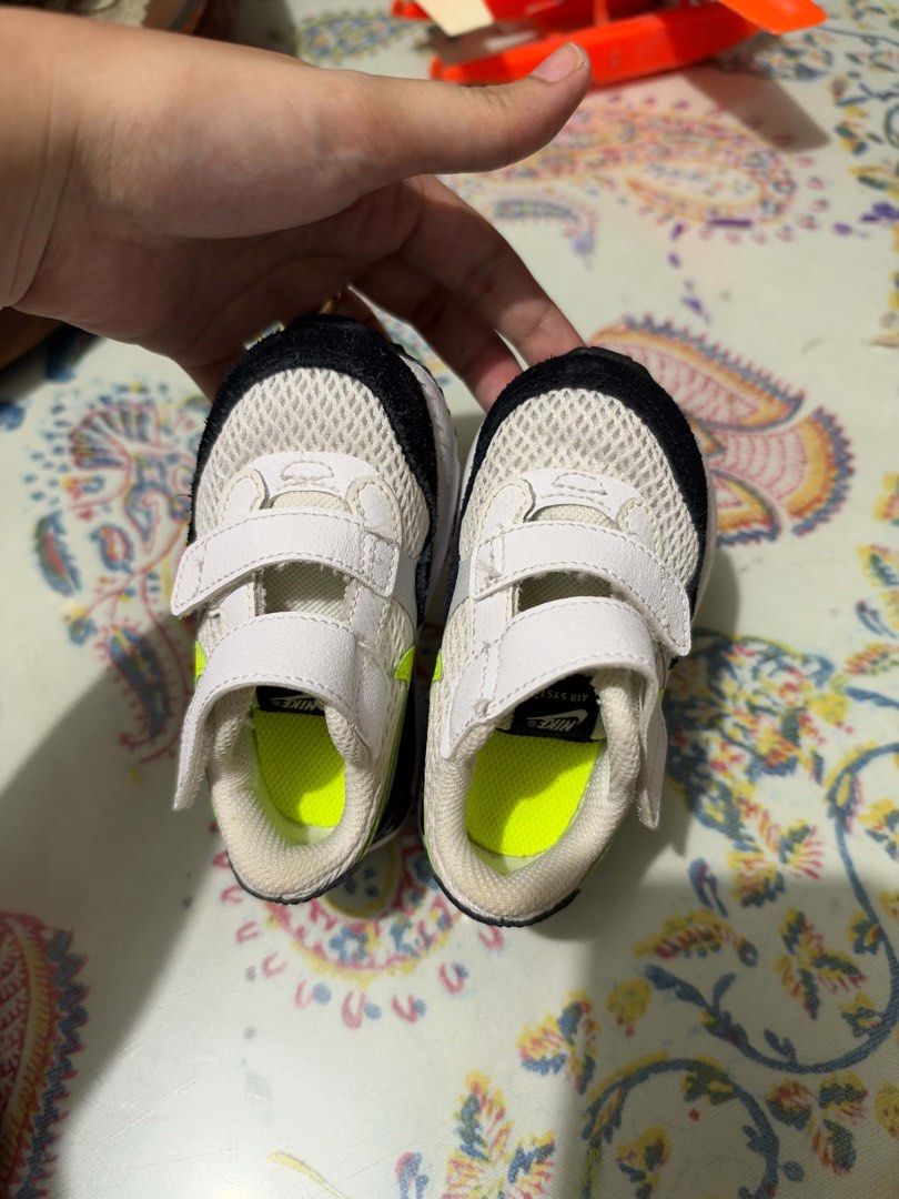 Nike Air Max Shoes (Category: Babies & Kids Fashion) located in Santa Rosa. Submitted by babicdln (Listing ID 1471240657, Image 2). Description: Airmax systm TD 5C, 11 CM With Box.