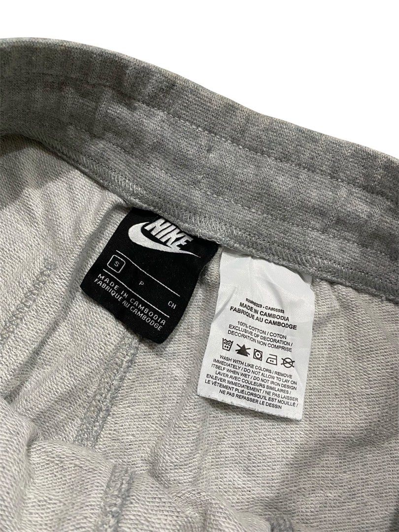 Nike Alumni Short's (Category: Shorts) located in Maasin. Submitted by regain_cycle17 (Listing ID 1471259943, Image 3). Description: Nike Alumni Shorts 28-32 waistline (Small on tag) 18.5 length Pristine condition♻️ No issue❌ Washed and ready to wear.✅ 650 plus sf💰 MOP: GCash📥 📍SOUTHERN LEYTE, VISAYAS 6600..